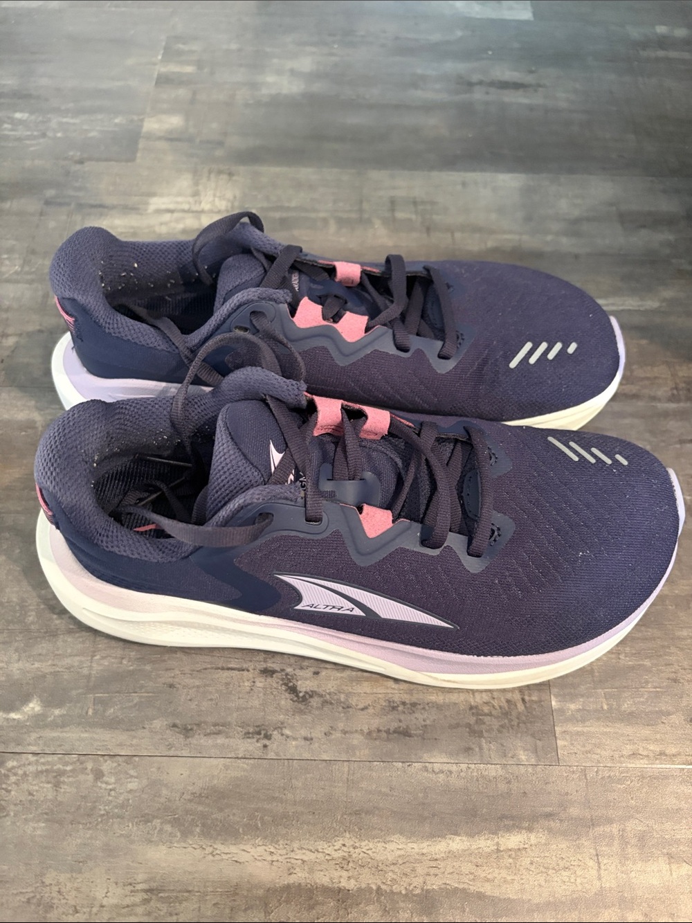 Altra Paradigm 8
